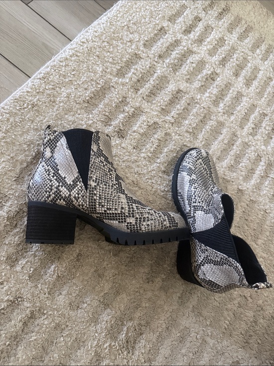 Shoes - EUC Women’s Snake-Print Chelsea Boot in Black and White slip on